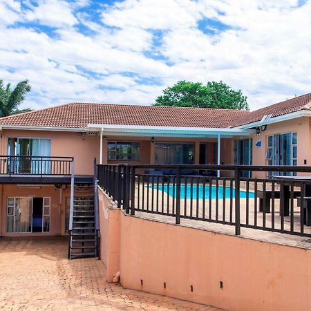Seaview Executive Guest House 음툰지니 외부 사진