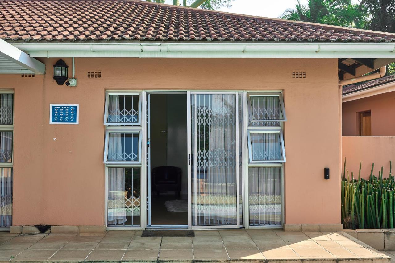Seaview Executive Guest House 음툰지니 외부 사진