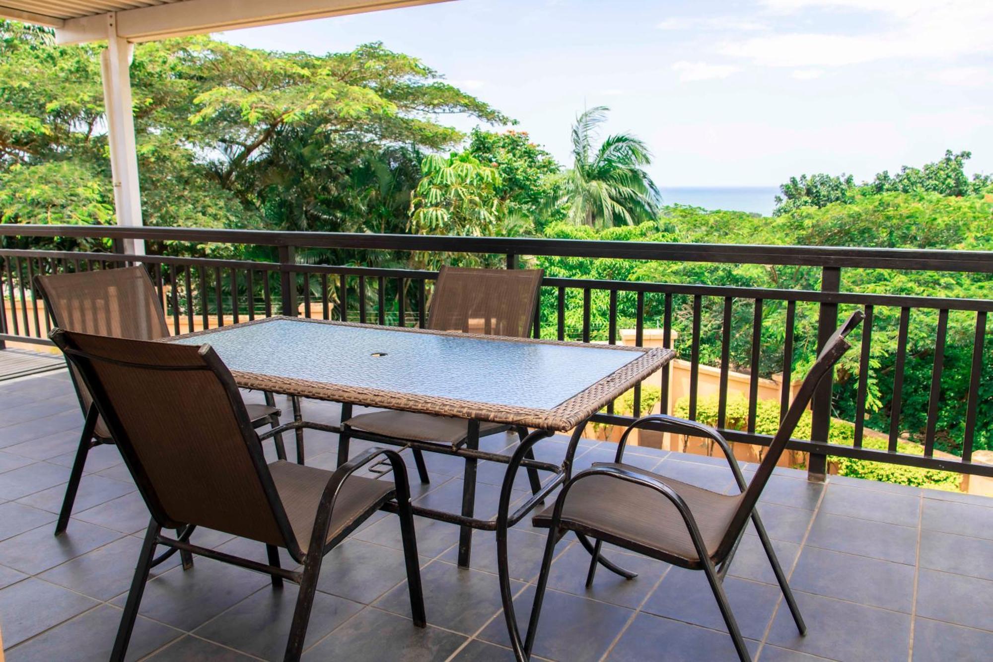 Seaview Executive Guest House 음툰지니 외부 사진