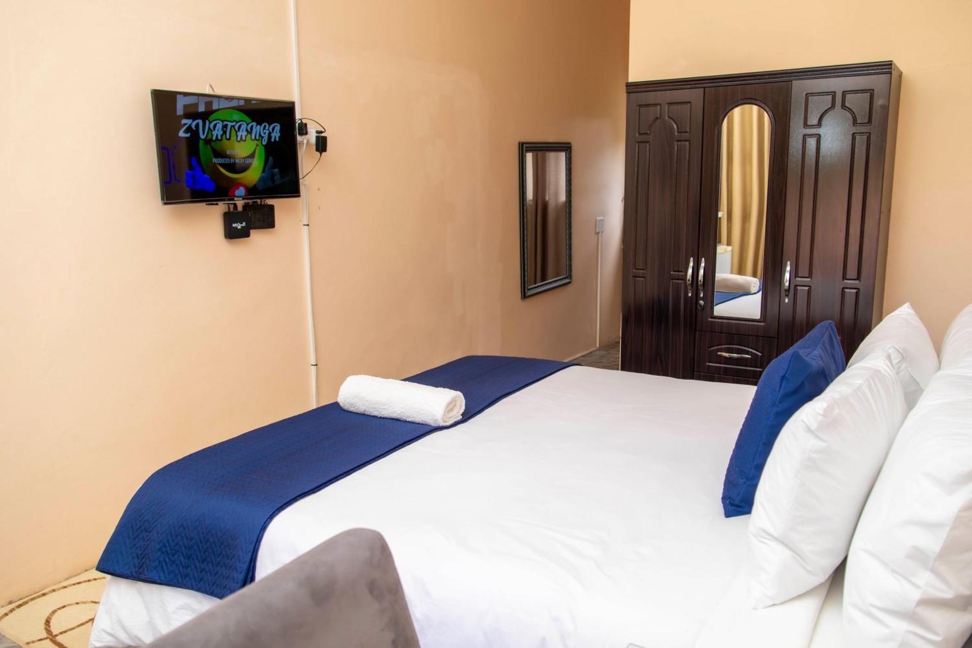 Seaview Executive Guest House 음툰지니 외부 사진
