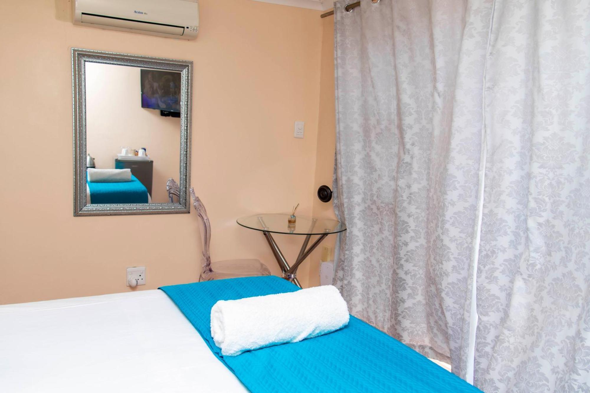 Seaview Executive Guest House 음툰지니 외부 사진