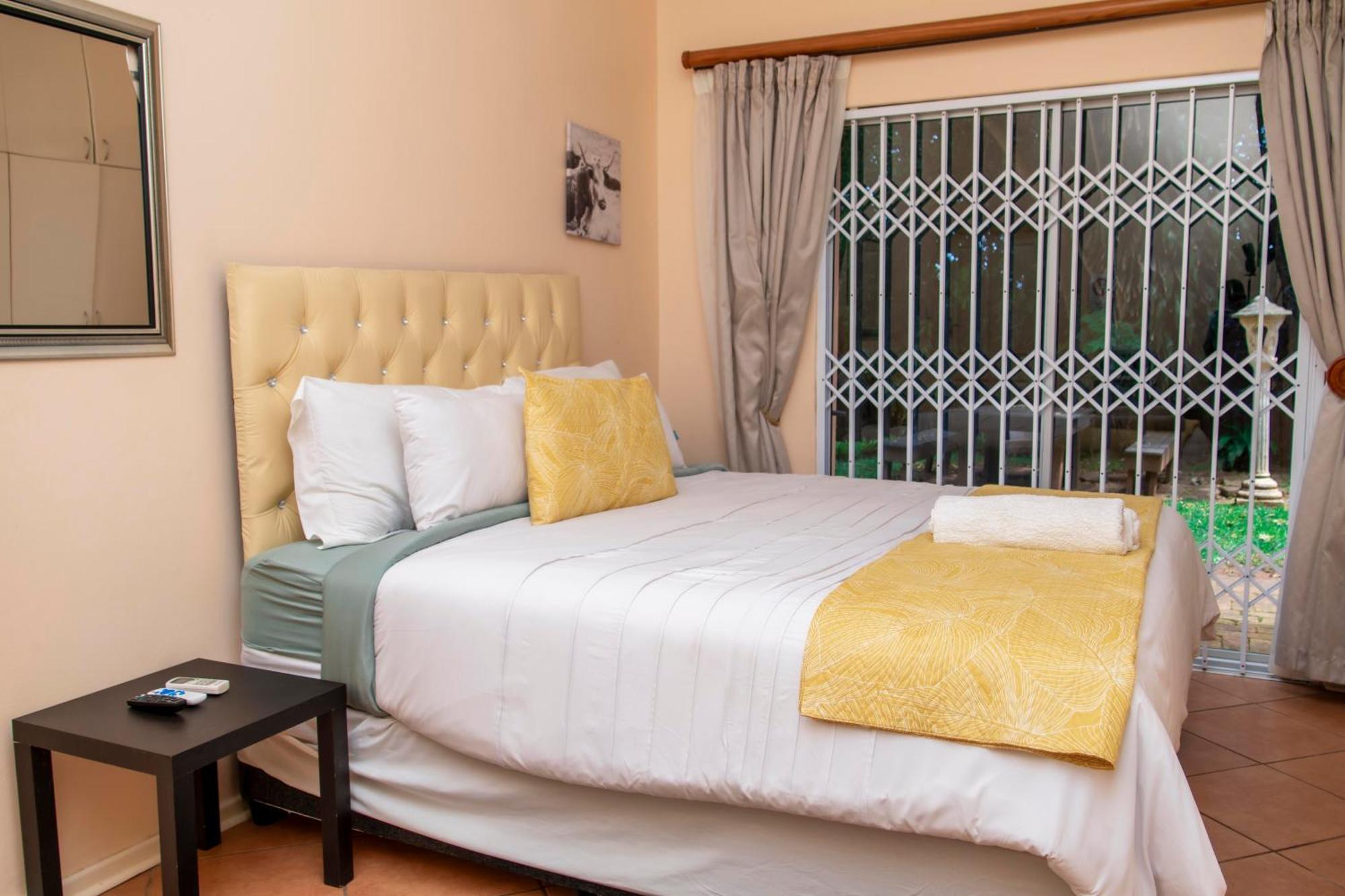 Seaview Executive Guest House 음툰지니 외부 사진