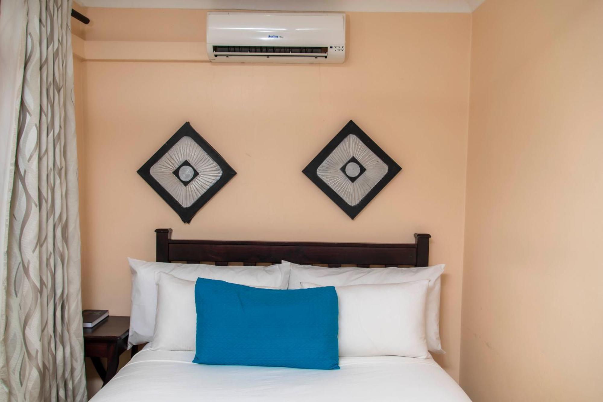 Seaview Executive Guest House 음툰지니 외부 사진
