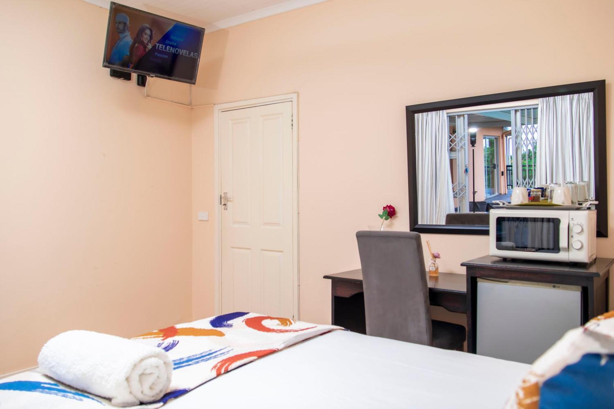 Seaview Executive Guest House 음툰지니 외부 사진