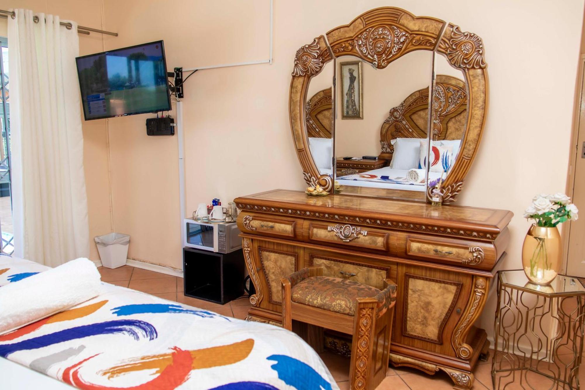 Seaview Executive Guest House 음툰지니 외부 사진